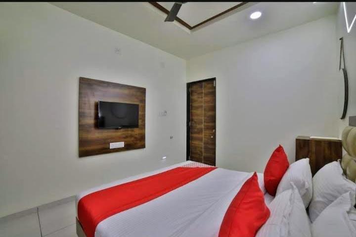 Hotel Kailash Virpur 外观 照片