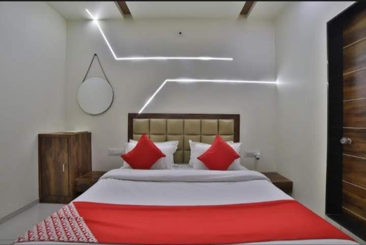Hotel Kailash Virpur 外观 照片